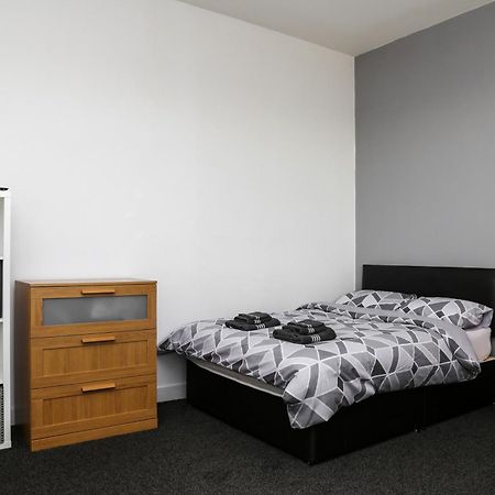 Апартаменти Luxurious & Lavish Salford Quays Free Parking Манчестер Екстер'єр фото